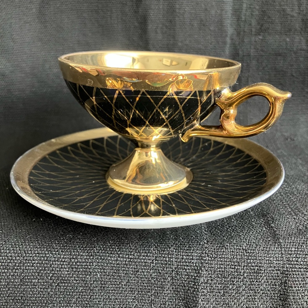 Dublin Fine China Coffee Cup and Saucer (Set of Six) - Picture 4 of 13
